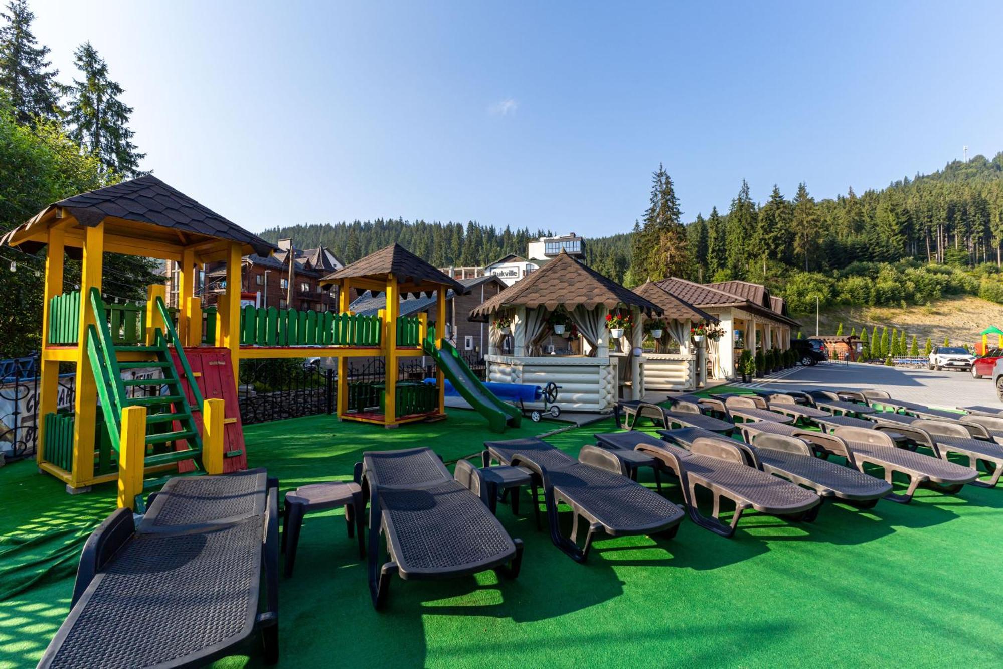 Mirage Hotel Bukovel Exterior photo